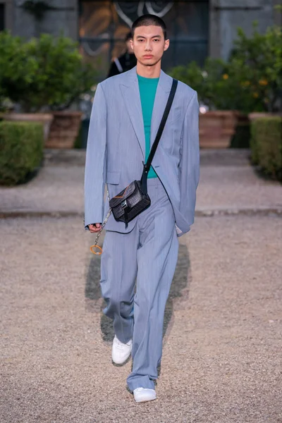 Look 20